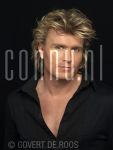 03-01-2009 Hans Klok at studio in Amsterdam

[keywords]Headshot, Smiling, Eyecontact, Posed, Illusionist[/keywords]